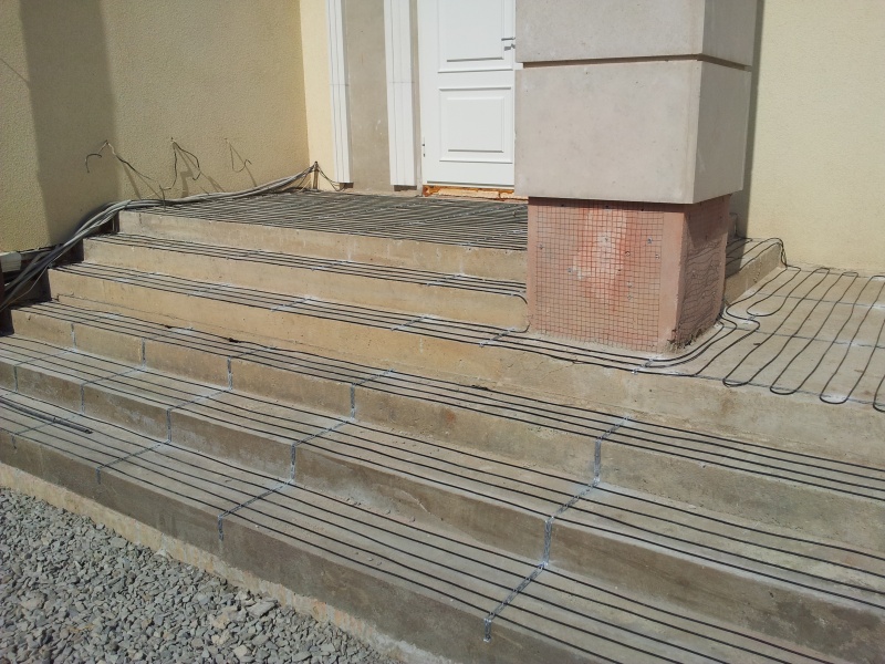 Обогрев ступеней и площадки